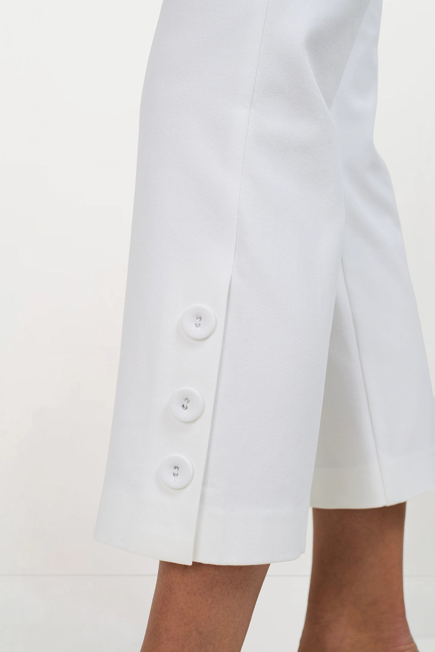 Trina Turk Ore Button-Hem Cropped Pant