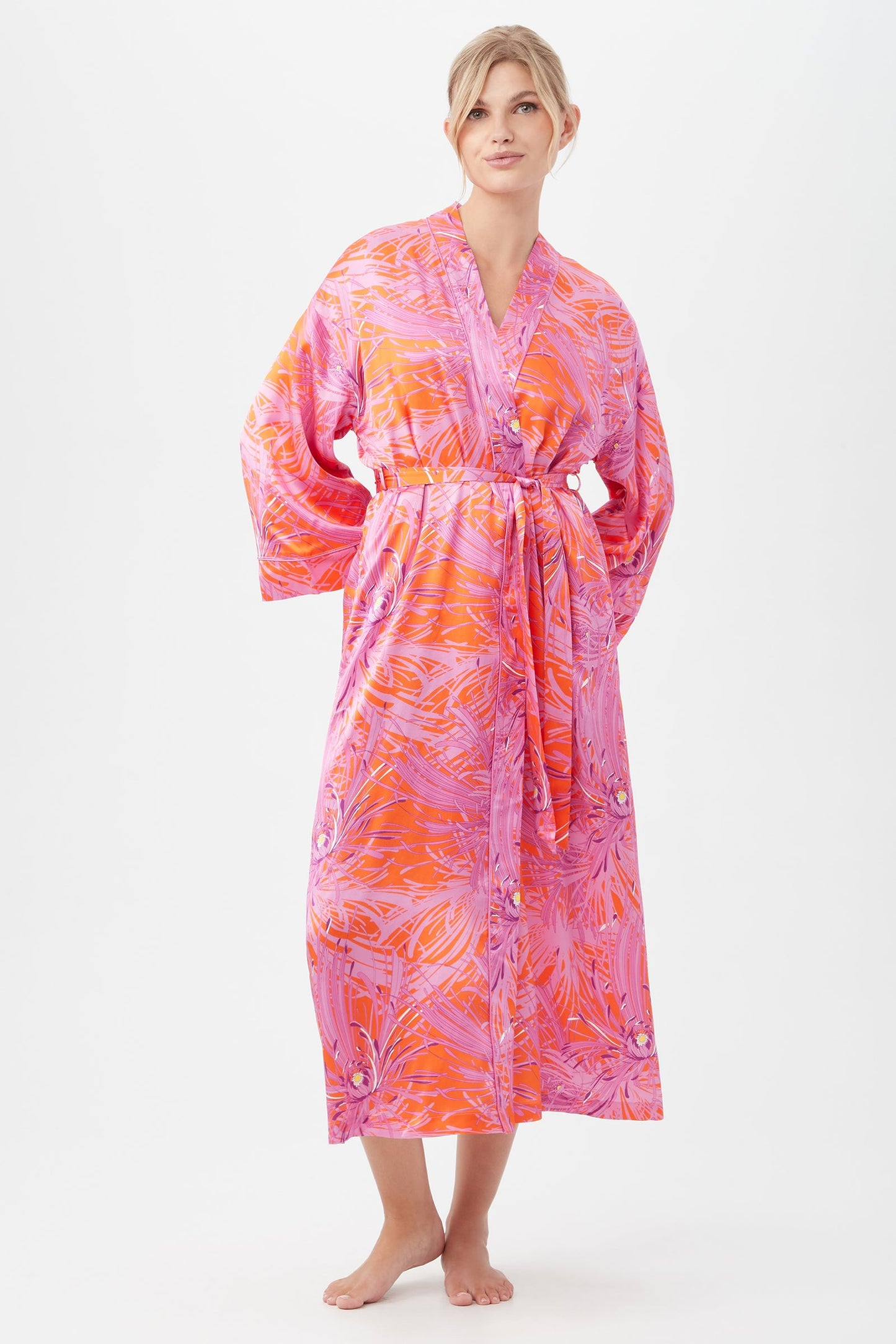 Trina Turk FUJI MUMS SILK LONG BAND ROBE