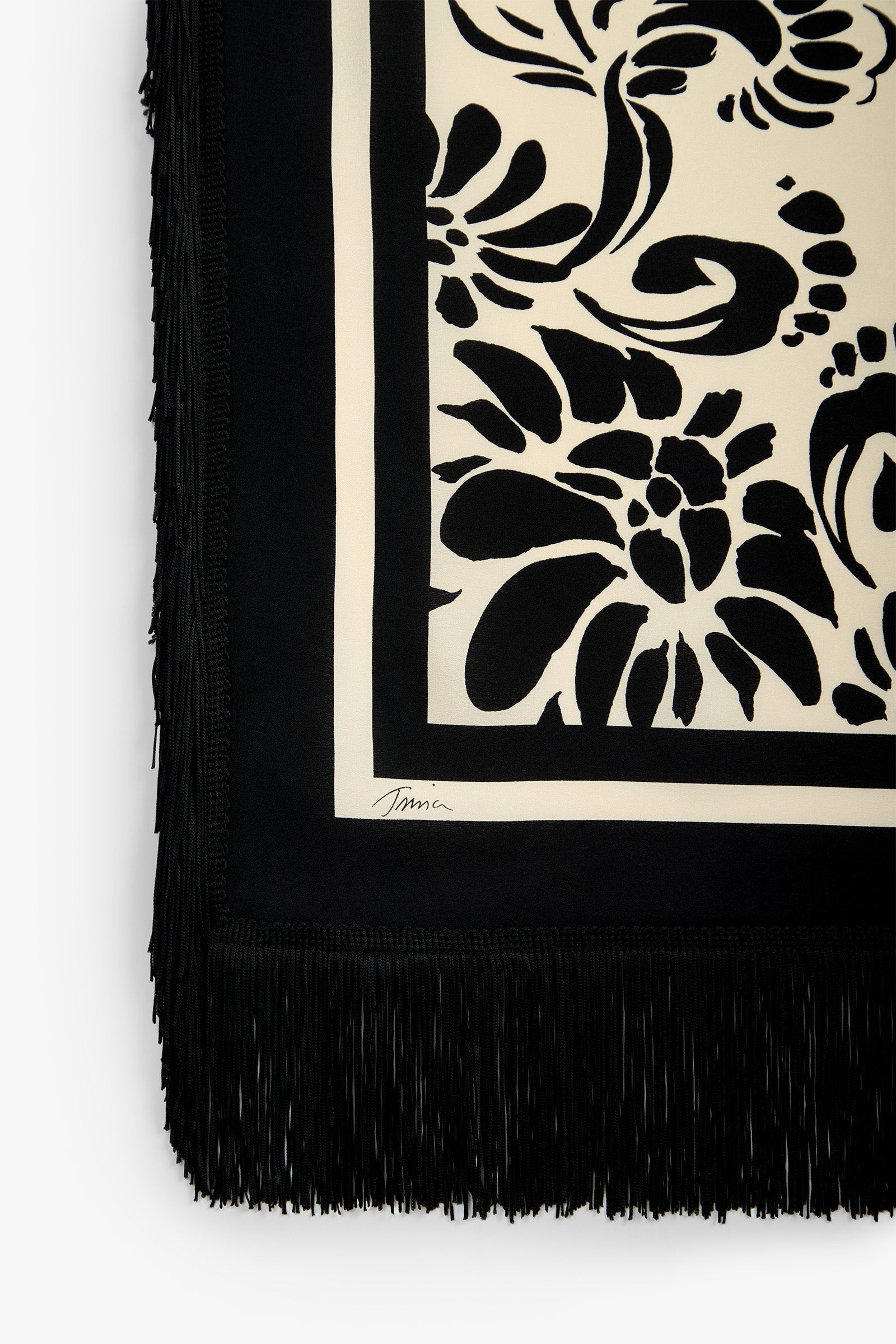 Trina Turk TIVOLI FRINGE SCARF