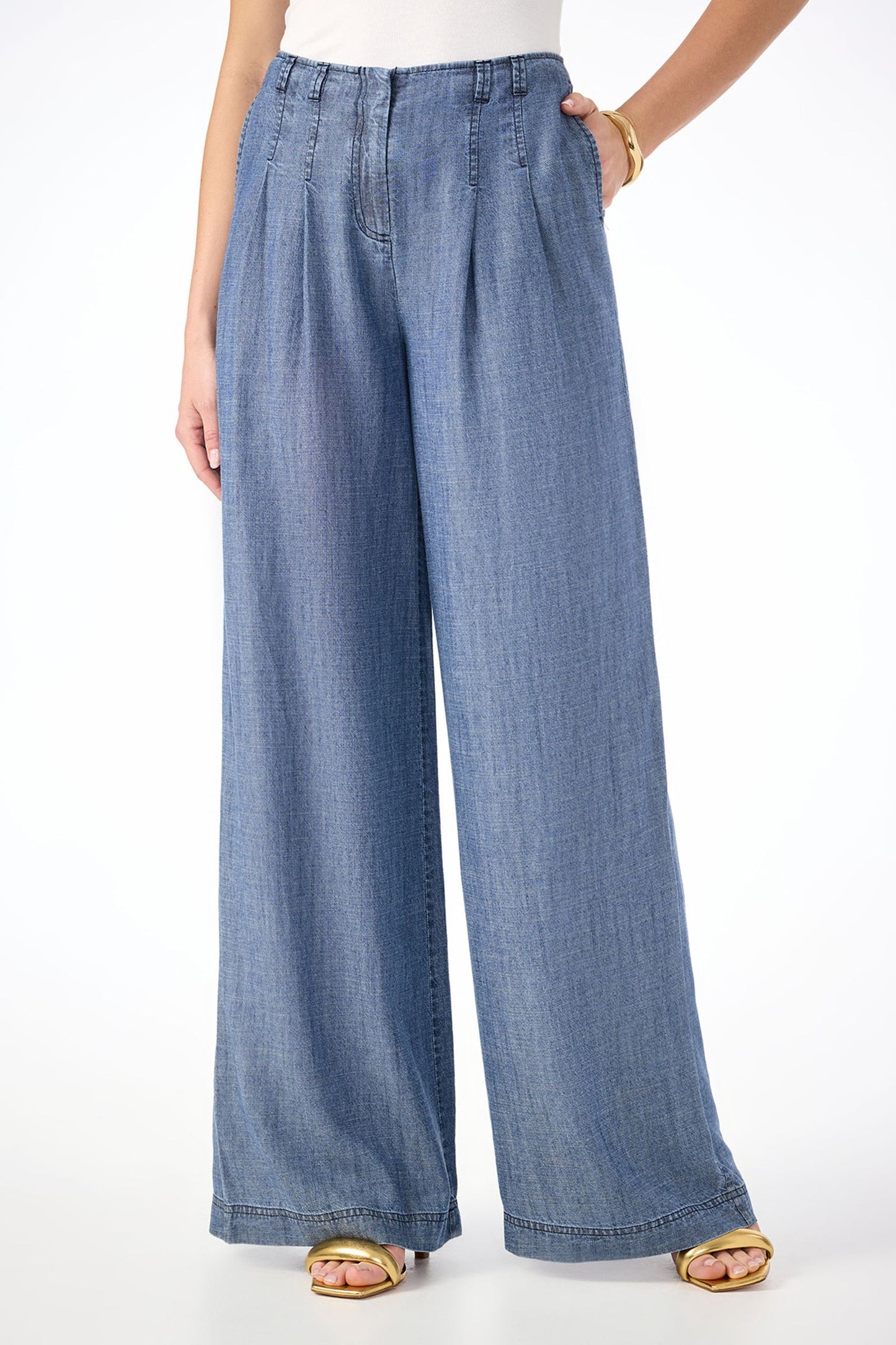 Trina Turk Dans Wide-Leg Chambray Pant