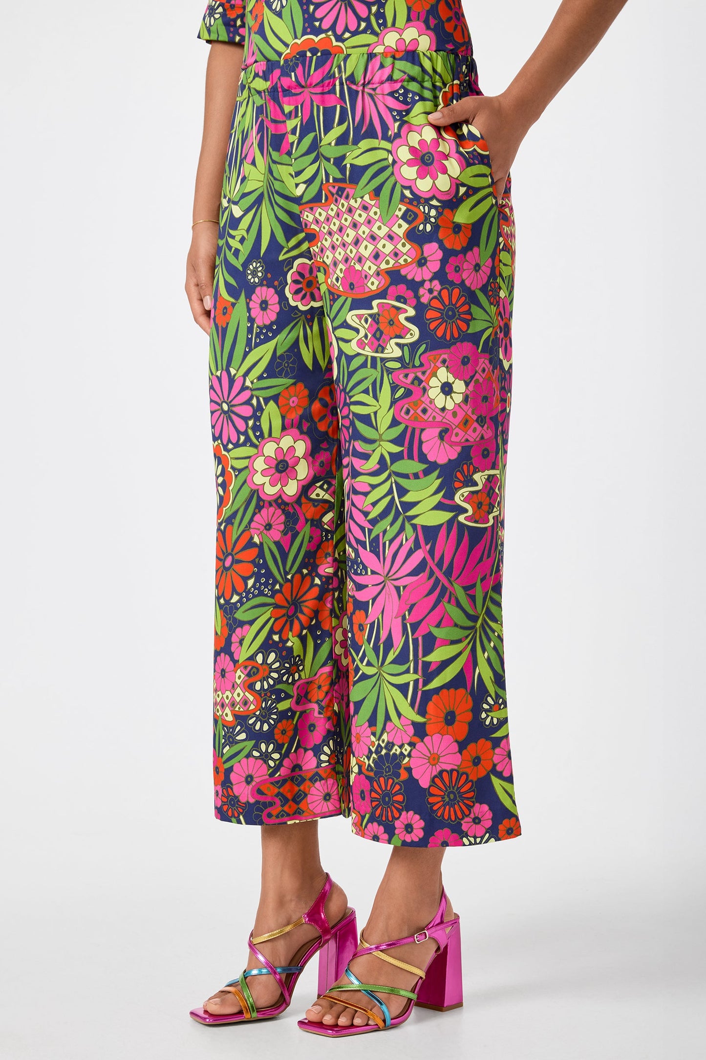 Trina Turk Estella Cropped Pant - Fumi Floral