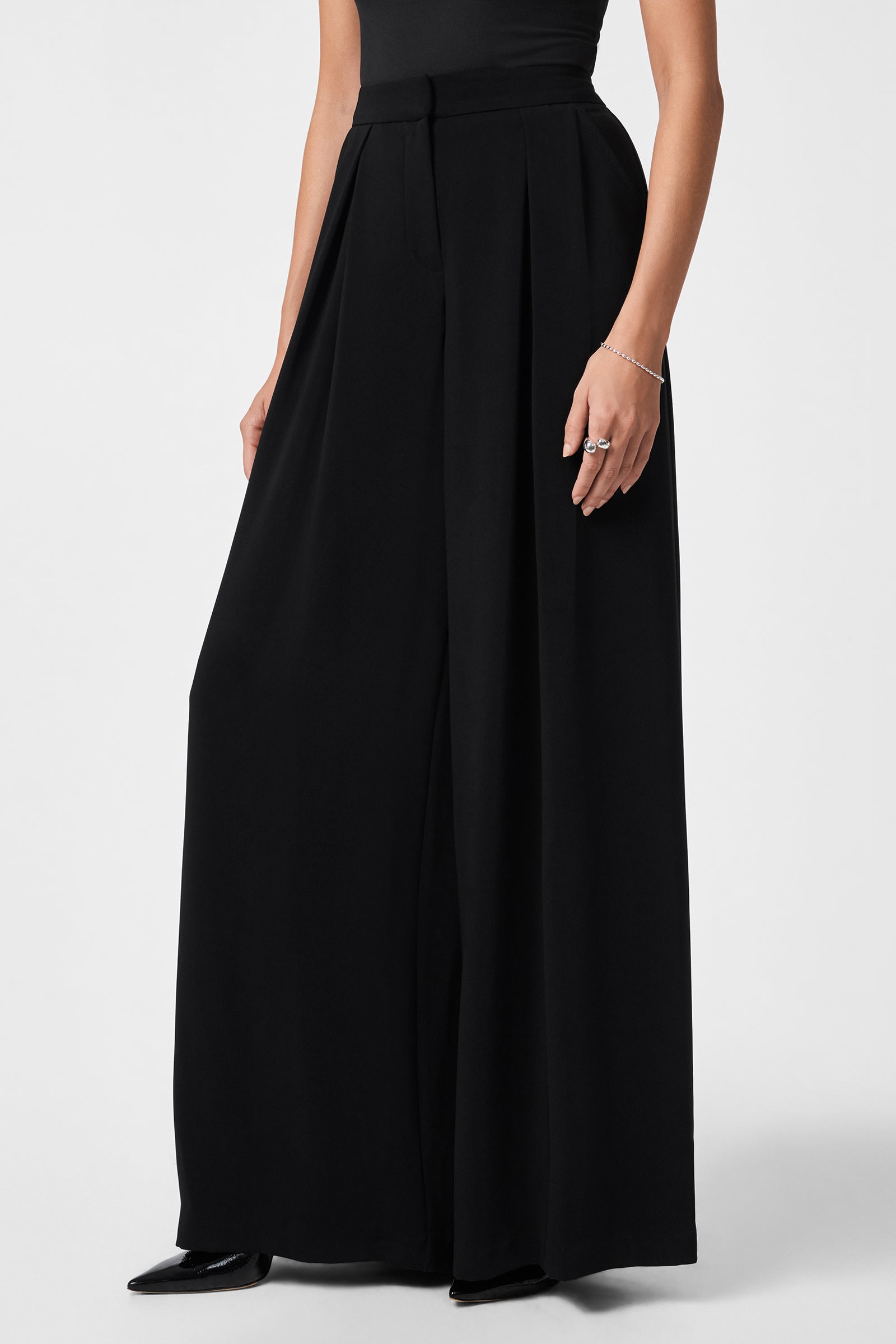 Trina Turk Saige Wide-Leg Short Pant