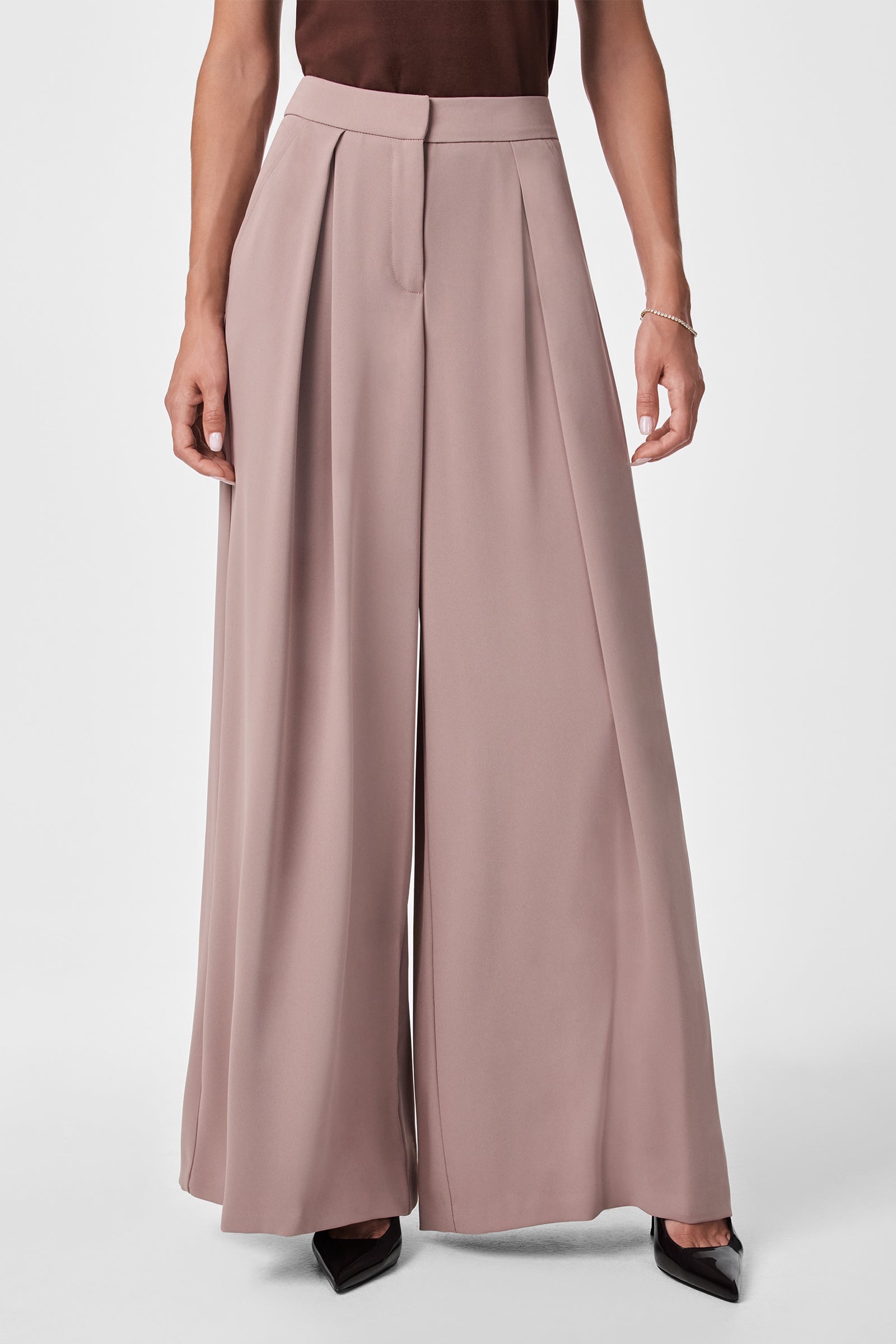 Trina Turk Saige Wide-Leg Short Pant